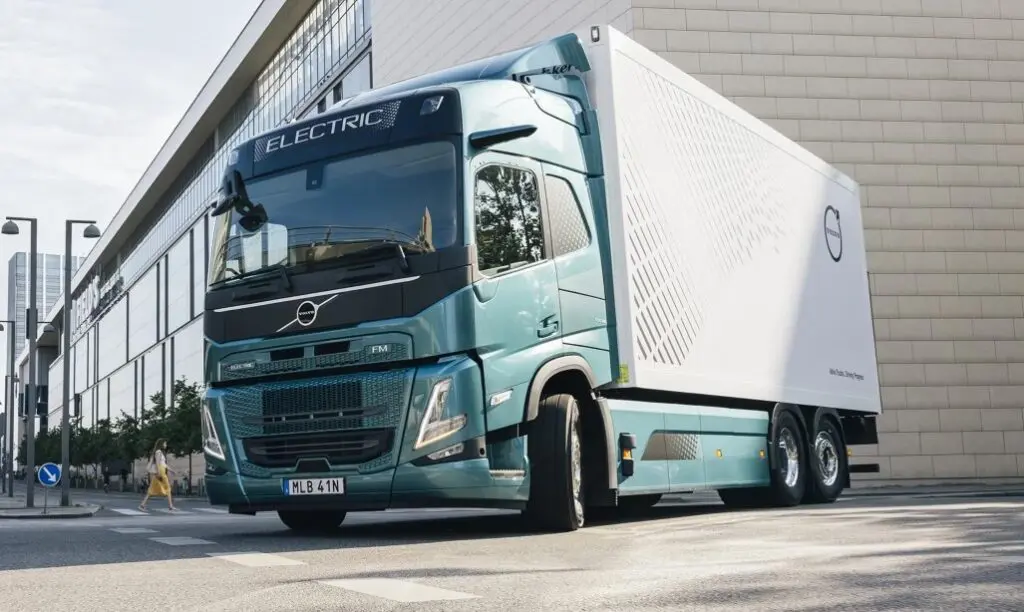 news volvo fm 2024 model 1024x612.jpg väike